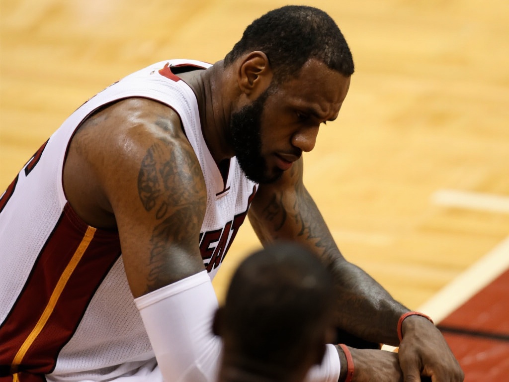 这种选择并非孤例。著名篮球运动员勒布朗·